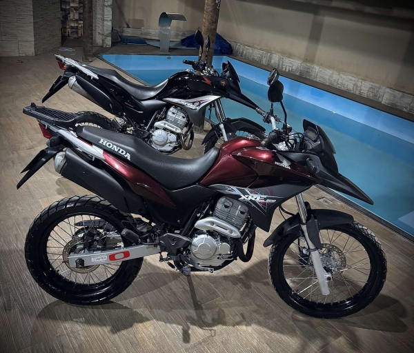 2 XRE 300